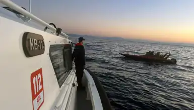 Ege'de 20 Düzensiz Göçmen Kurtarıldı