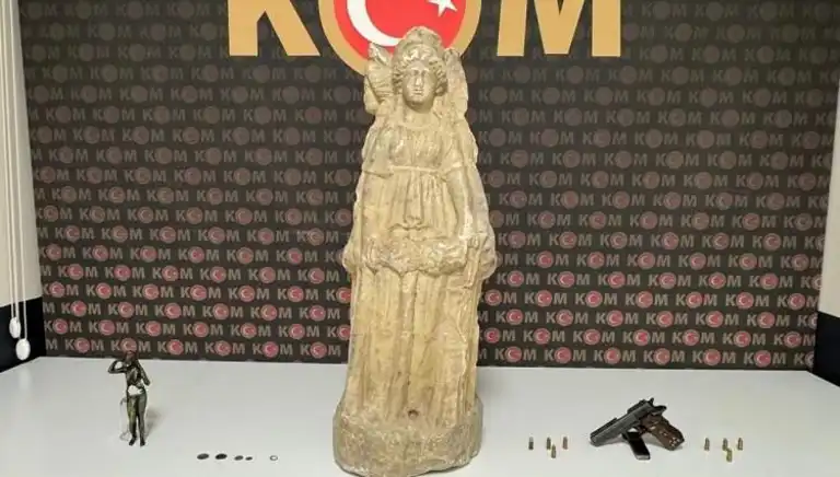 Dört Başlı Antik Heykel Keşfi!
